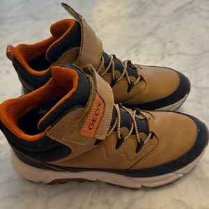 geox spring boot for children worn only a few times